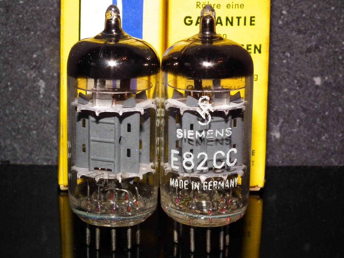Siemens & Halske E82CC ECC802S ECC82 5814 Matched pair (triple mica, Munich)