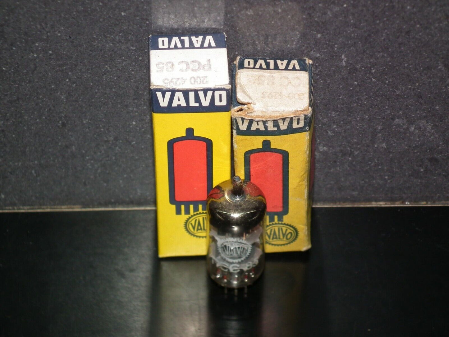 PCC85 Valvo NOS NIB RARE 9AQ8