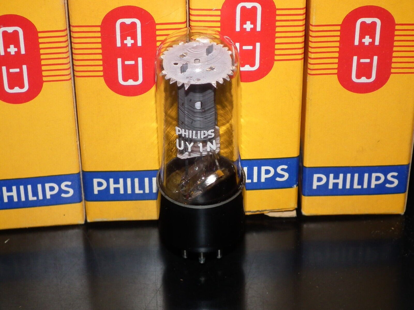 UY1N Philips NOS NIB