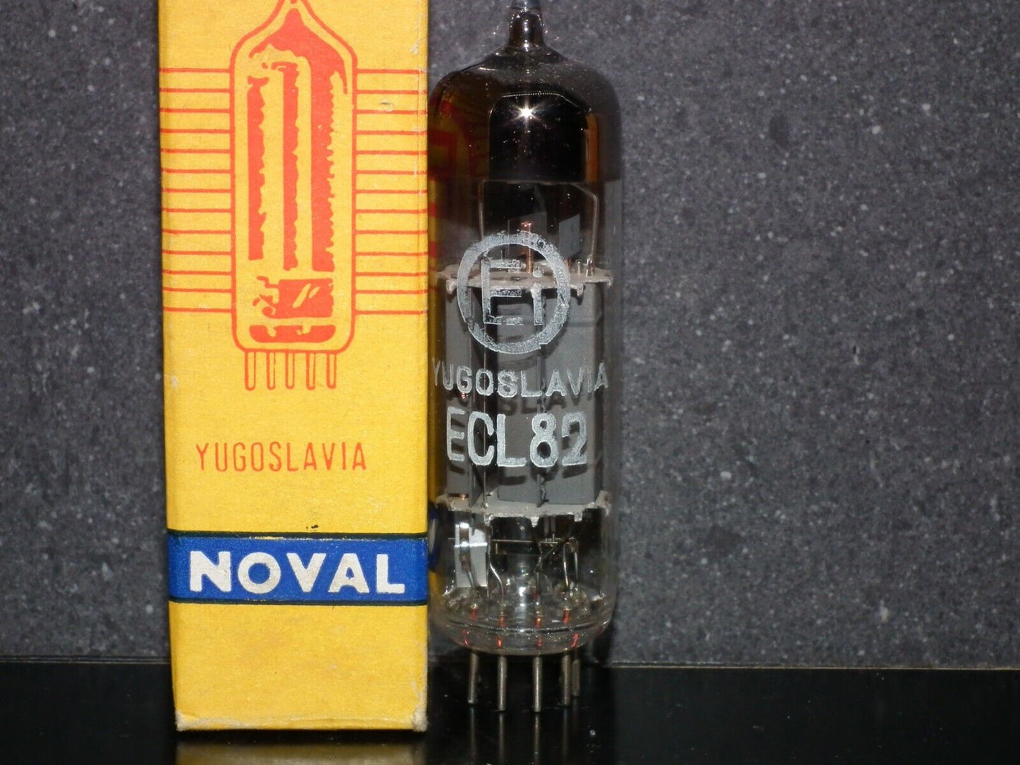 ECL82 6BM8 EI Philips NOS NIB Yugoslavia Dimpled disc getter