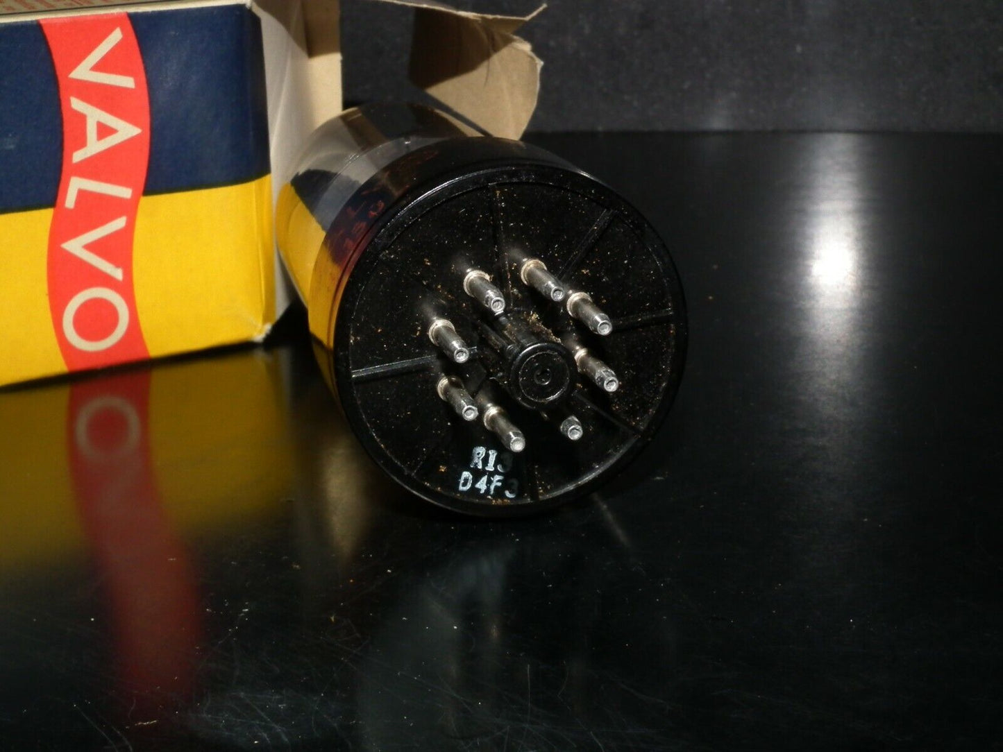 E130L Valvo NOS NIB (7534)