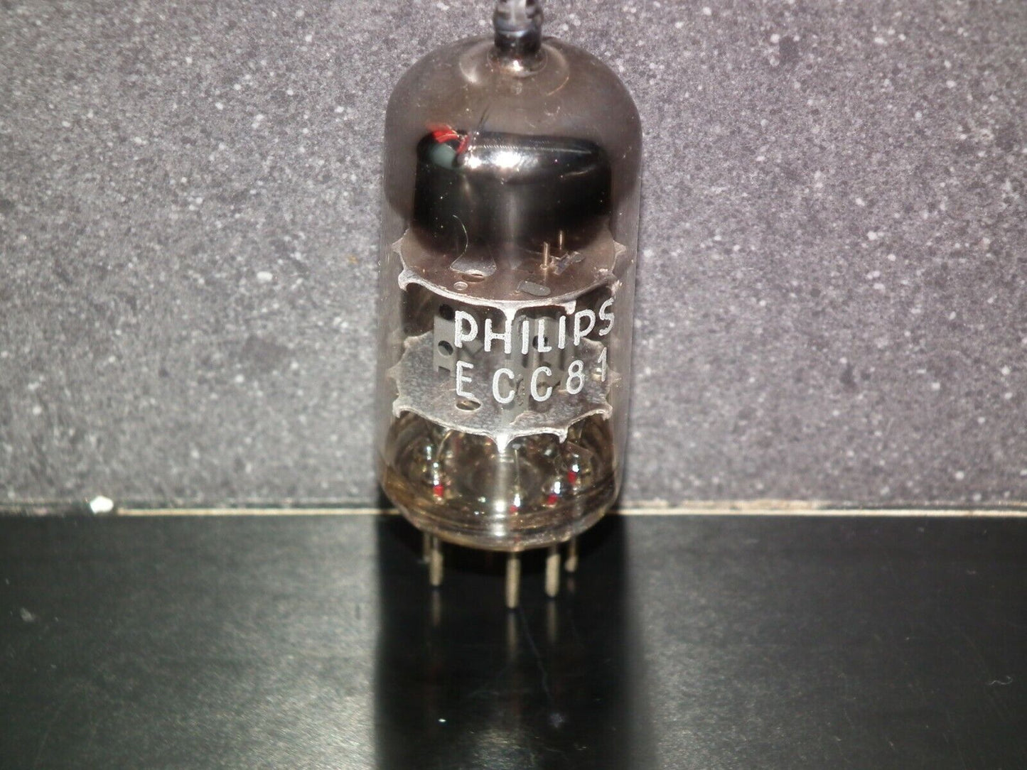 One ECC81 12AT7 Mullard Blackburn rebranded Philips (Used)