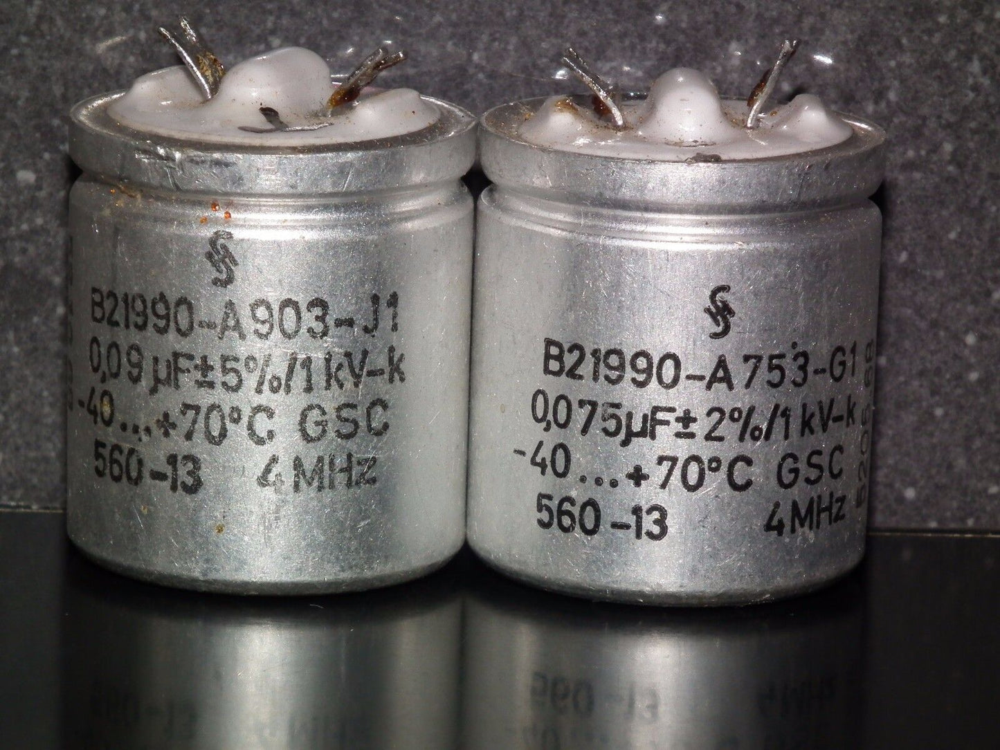 Two vintage Sikatrop Capacitors 0.09mfd 1KV Siemens Klangfilm Hi End 90nF 1000V