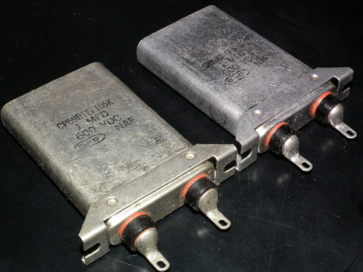 Two (2 pcs) NOS vintage PIO Capacitors 1u 600V Aerovox CP69B1EF105K