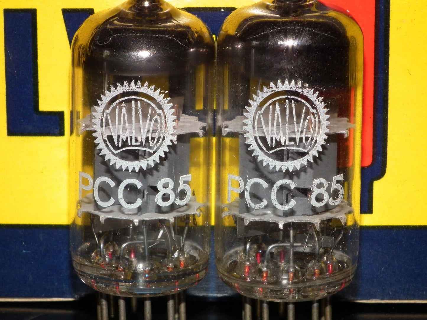 One PCC85 Valvo 9AQ8 NOS NIB