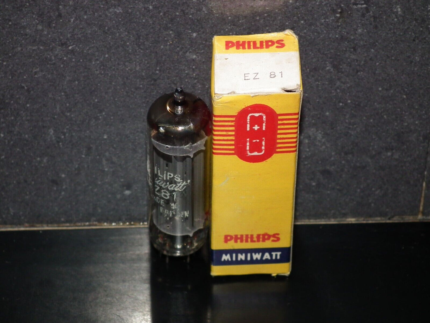 EZ81 Mullard 6CA4 NOS NIB Rebranded Philips Miniwatt Blackburn UK