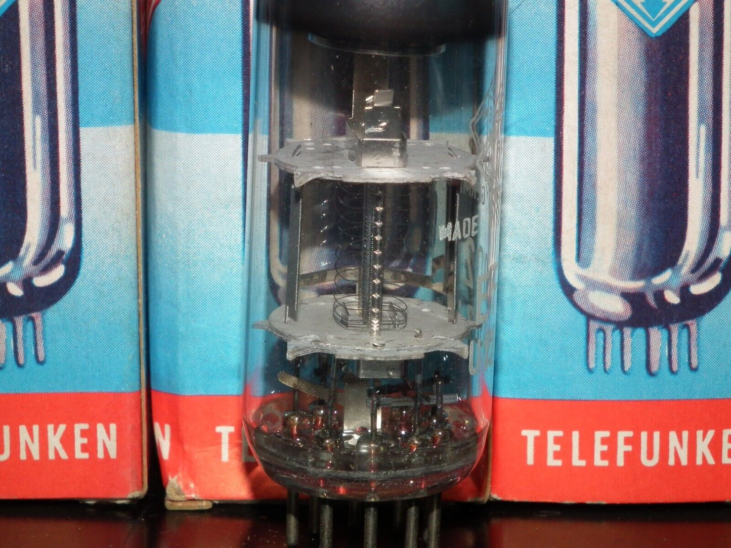 EF802 Telefunken Diamond Bottom NOS NIB (~EF800) Microphone Low Noise Pentode