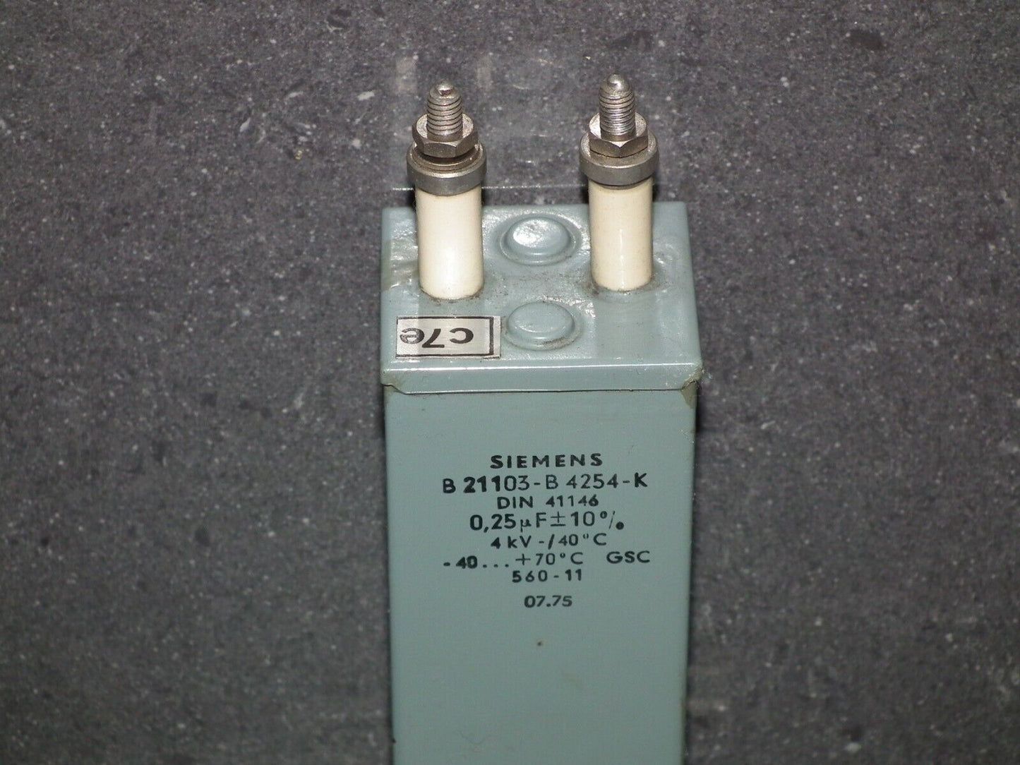 One vintage Siemens PIO capacitor 0.25u 4kV Klangfilm Made in West Germany 1975