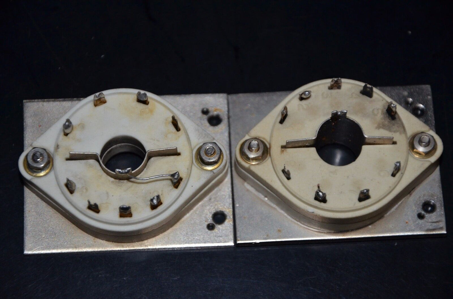 Two vintage original Siemens F2a ceramic tube sockets for Hi End tube Klangfilm