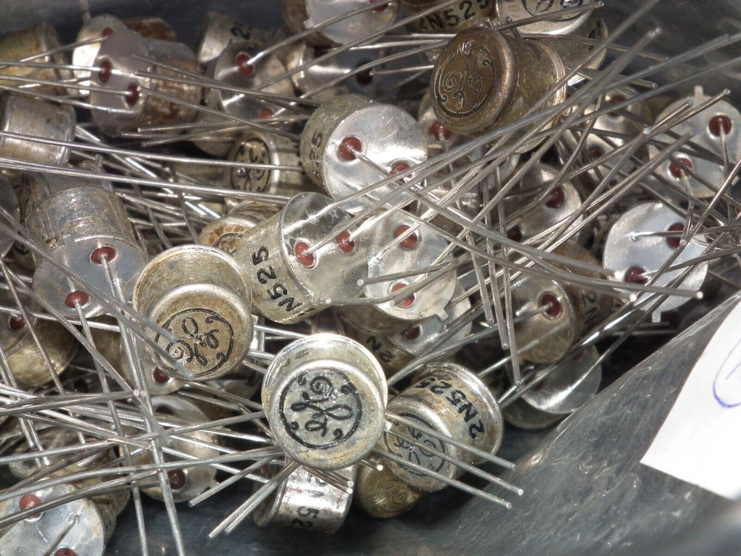 2N525 GE NOS - New Old Stock Germanium Transistor NOS Guitar Fuzz Pedal Effect