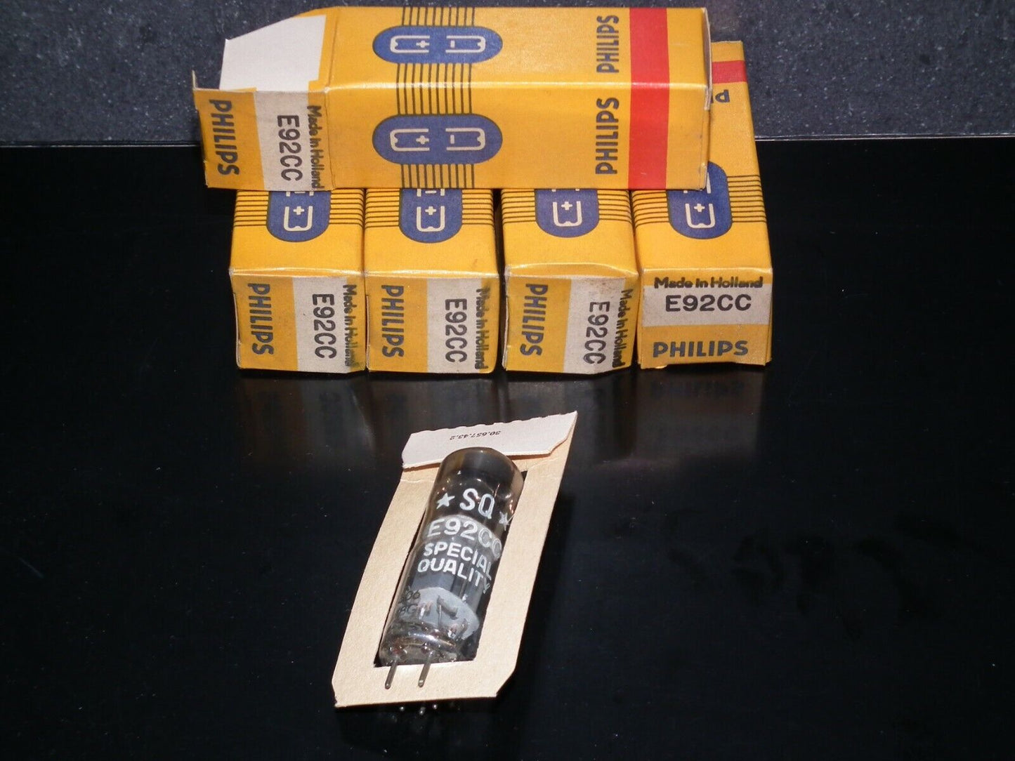 E92CC Philips Miniwatt NOS NIB Ultra RARE Crossfoil D Getter