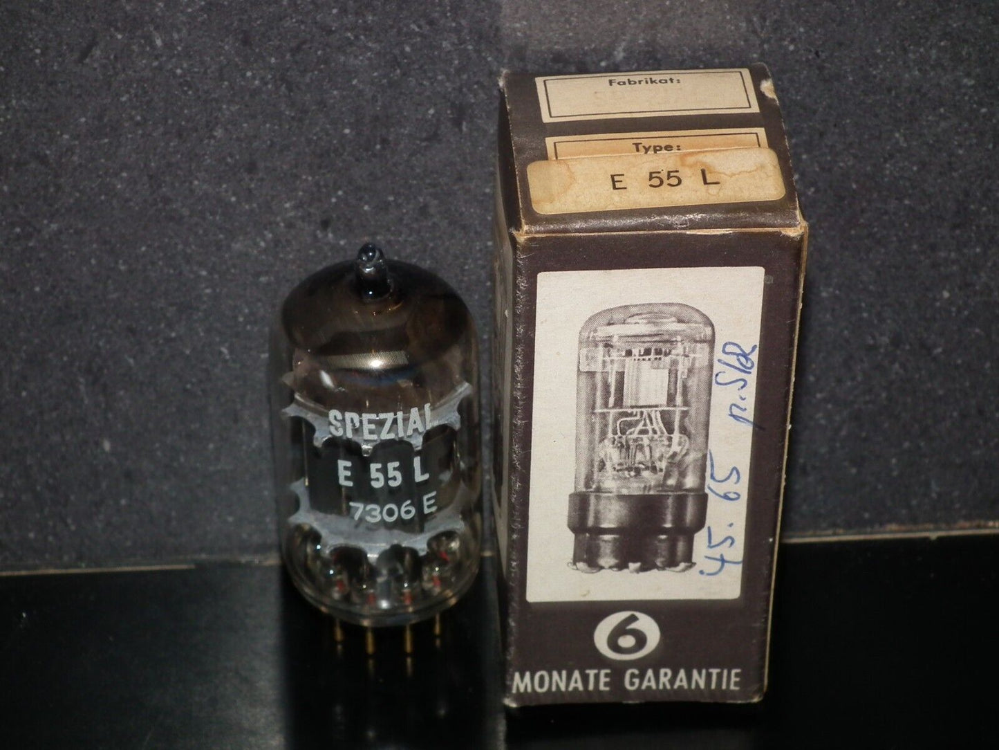E55L Mullard 8233 NOS NIB Gold Pins Black Anode - Carbonized Nickel