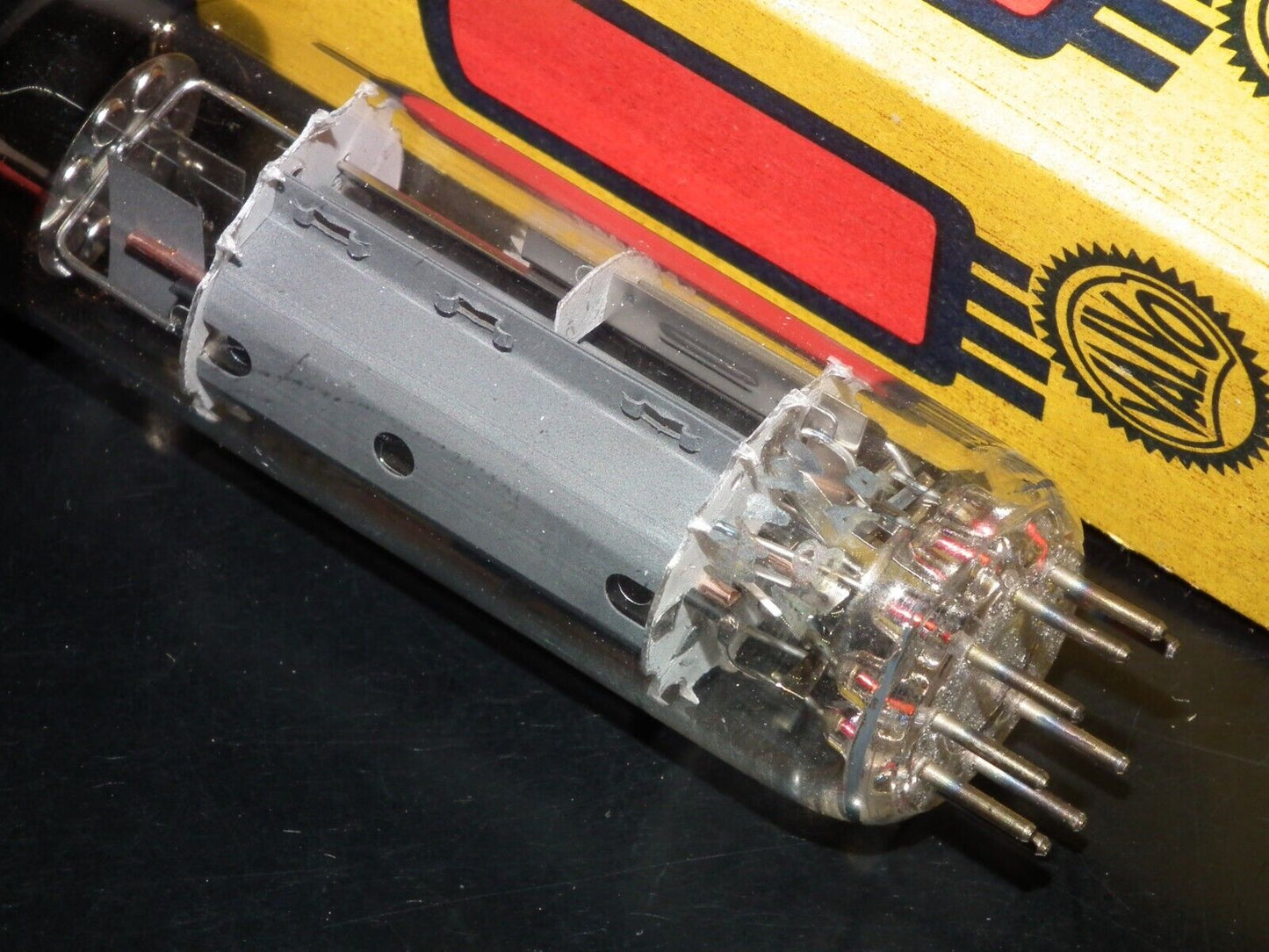 One (1 tube) PCL86 14GW8 Valvo NOS NIB