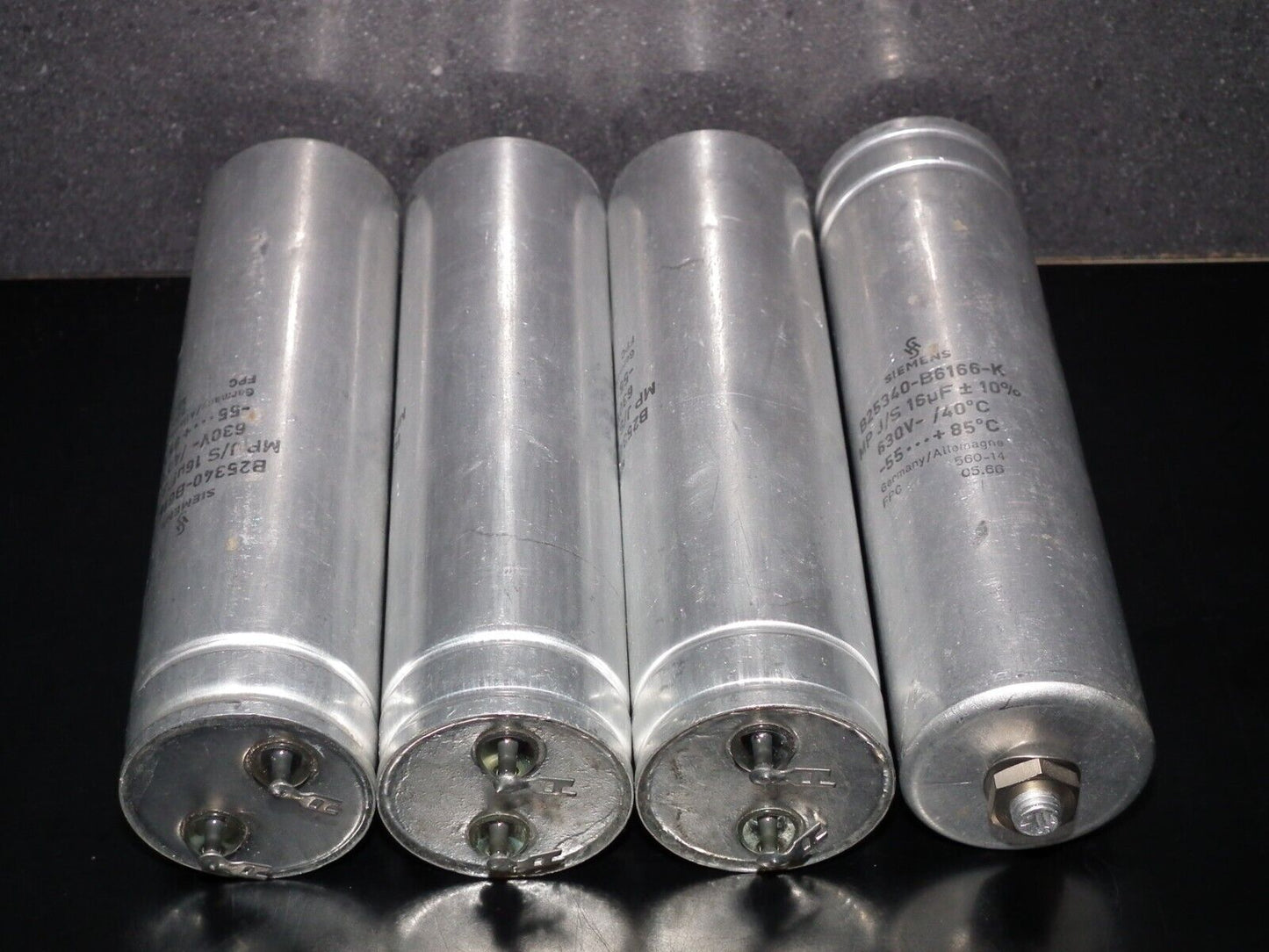 One NOS vintage Siemens PIO capacitors 16uF 630V Klangfilm, glass end seal 60s