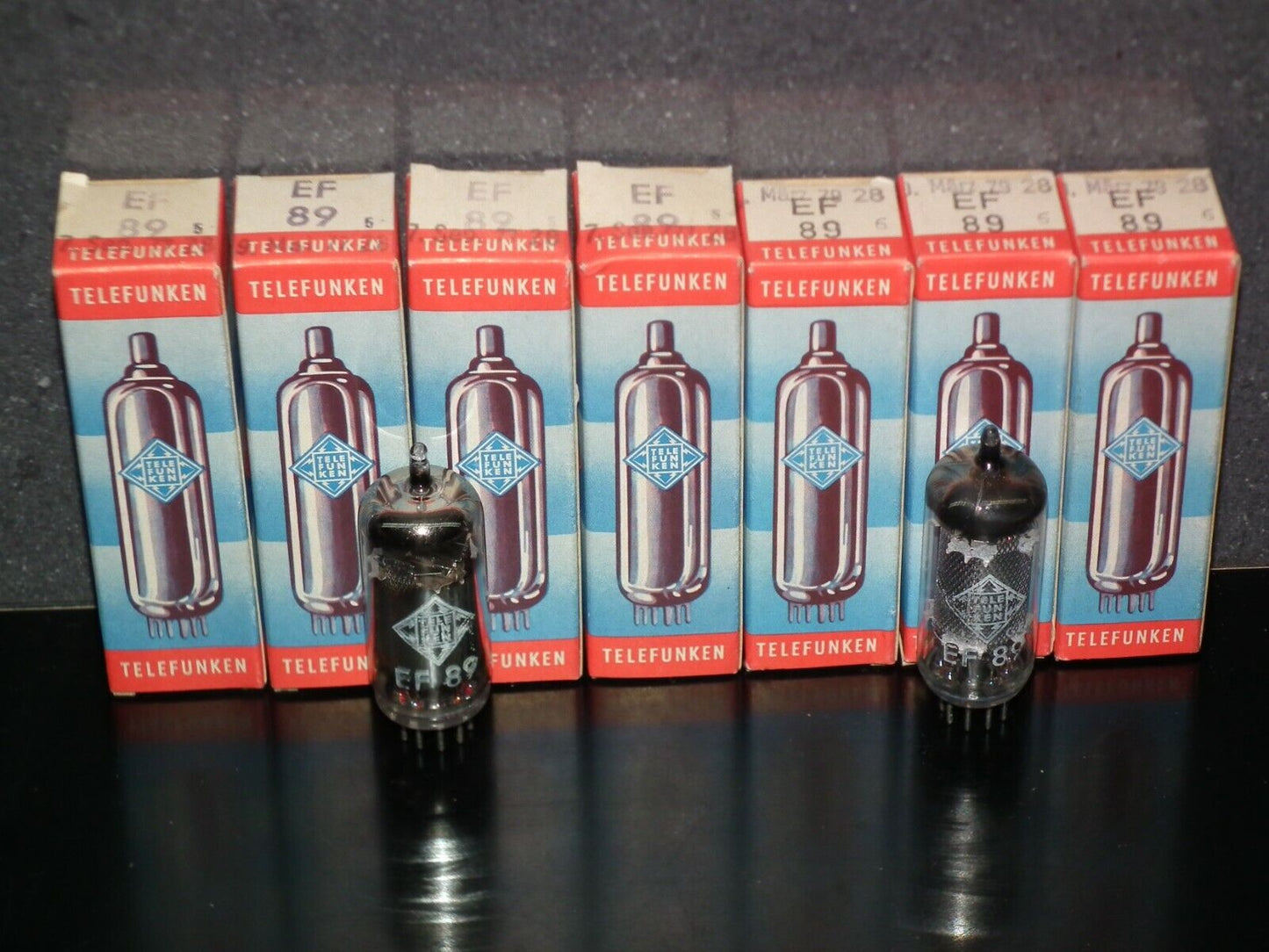 EF89 Telefunken 6DA6 Radio Receiver Tube NOS NIB Old Europe tube radio from 60s