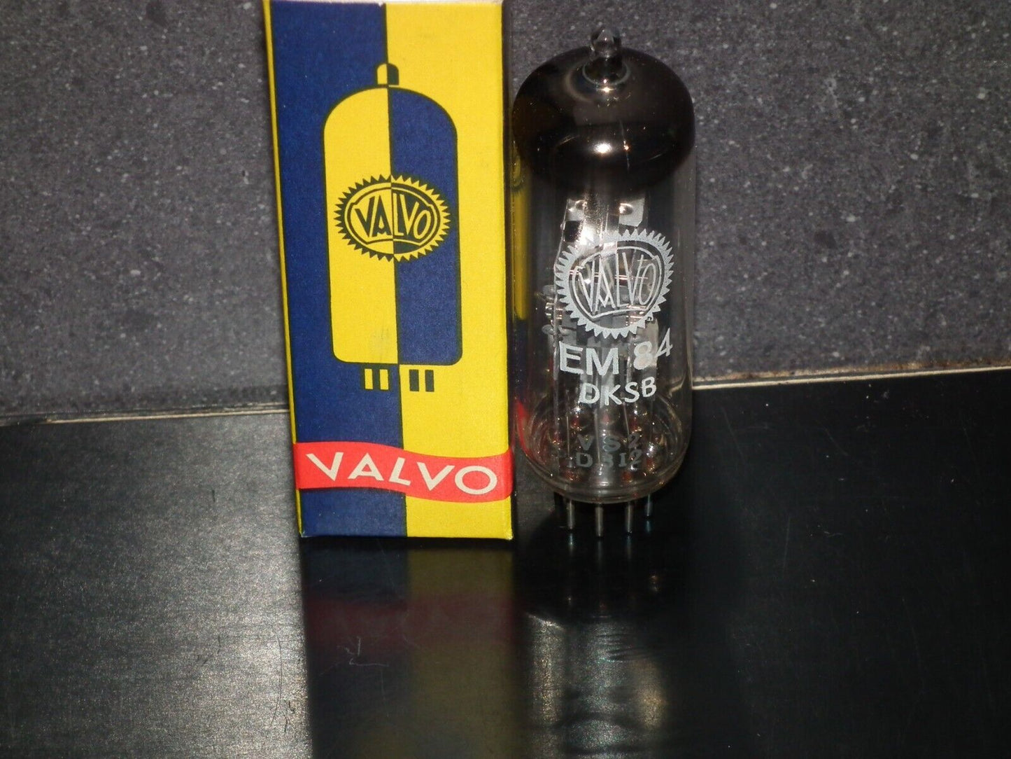 One (1 pcs) EM84 Valvo NOS NIB Tuning Indicator Tube Magic Eye