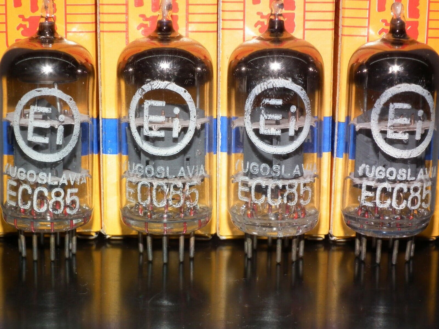 One tube (1pcs) ECC85 6AQ8 EI Philips NOS NIB Old type early 70s