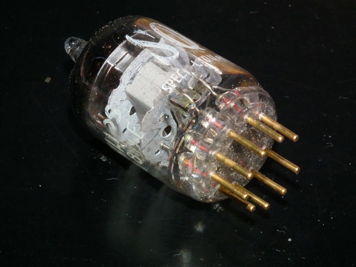 Philips E180F 6688 6J9P NOS NIB Gold pin Heerlen Tube plant, made back in 60s