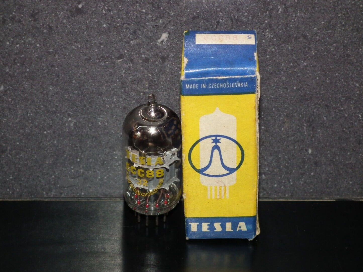ECC88 Tesla 6DJ8 Czechoslovakia NOS NIB Single Rozhnov plant 32