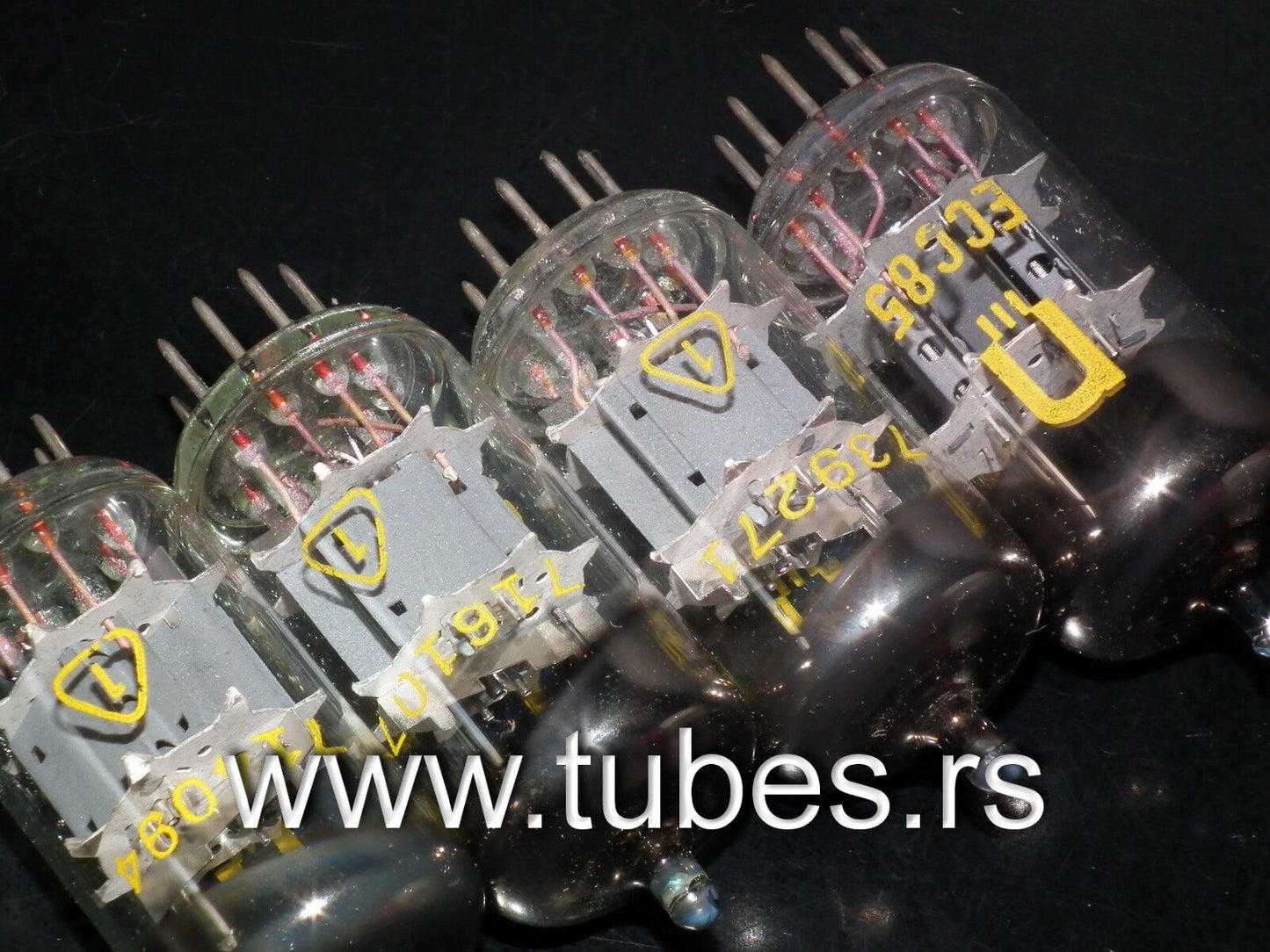 ECC85 RFT 6AQ8 Germany NOS big ring getter, Germany 1966 1967