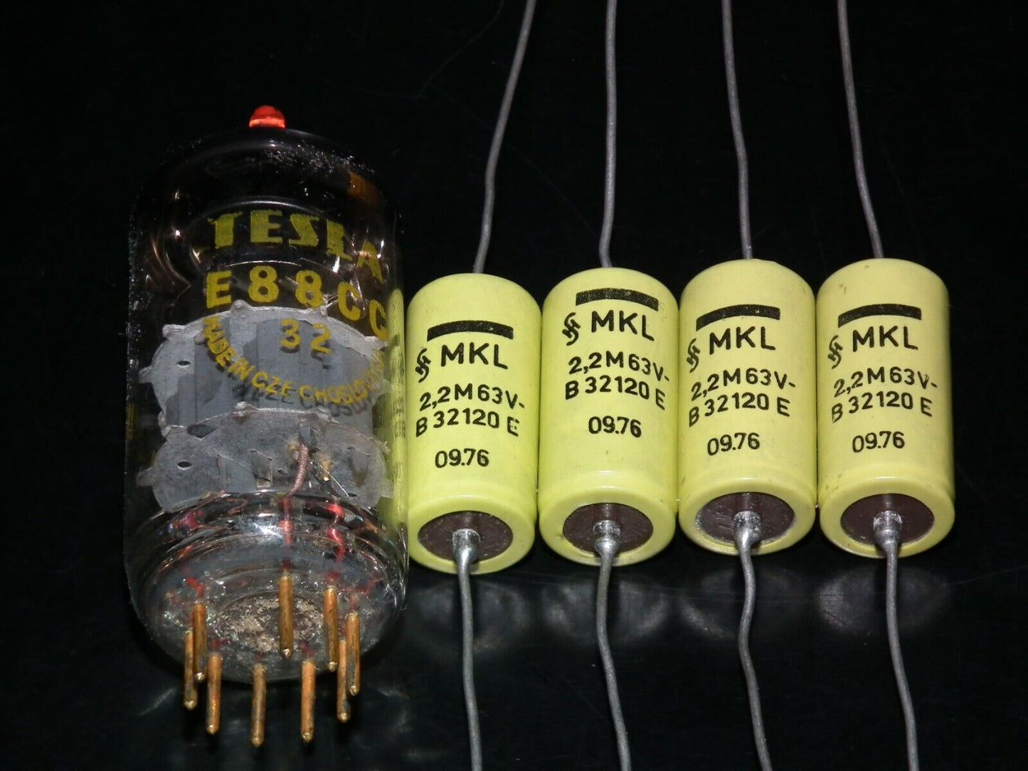 Four 4 NOS vintage Siemens MKL Capacitors 2.2mfd 63V Klangfilm West Germany 2u2