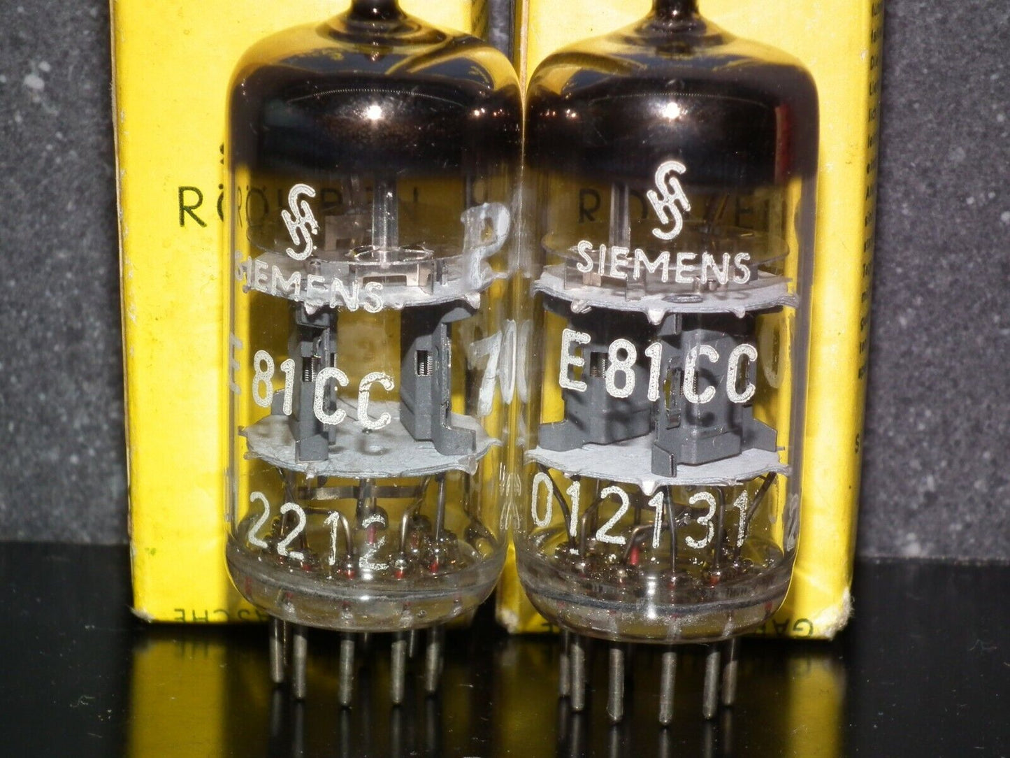 Telefunken ECC801S Matched pair, triple mica, Diamond bottom NOS NIB Siemens box