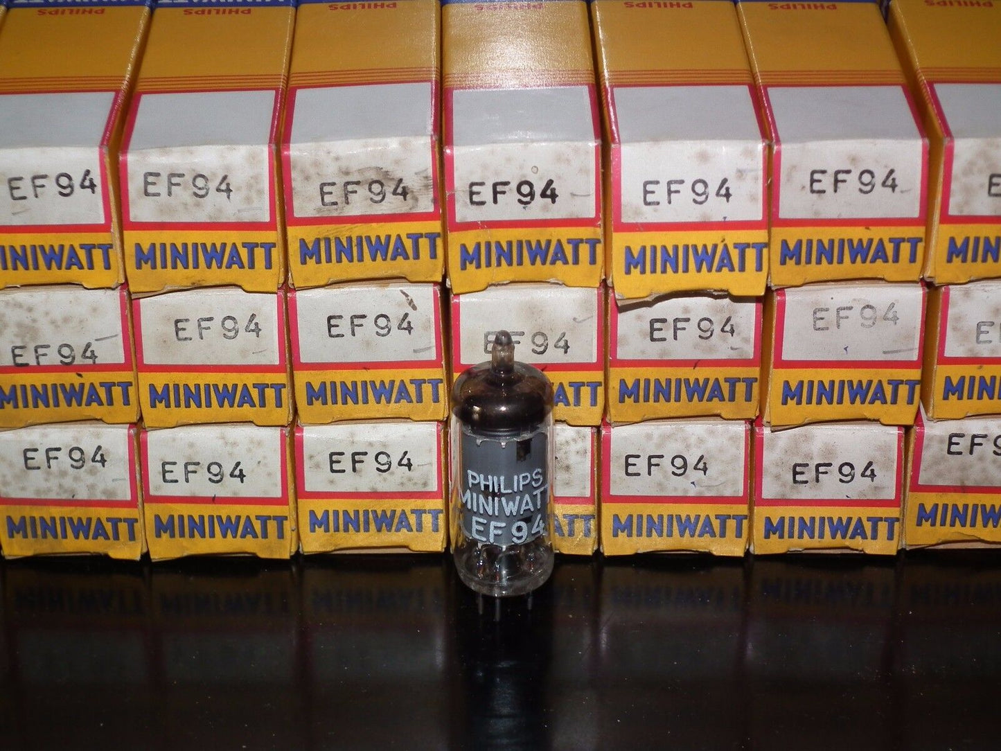 NOS NIB EF94 6AU6 Mullard (Blackburn tube plant 1963, rebranded Philips)