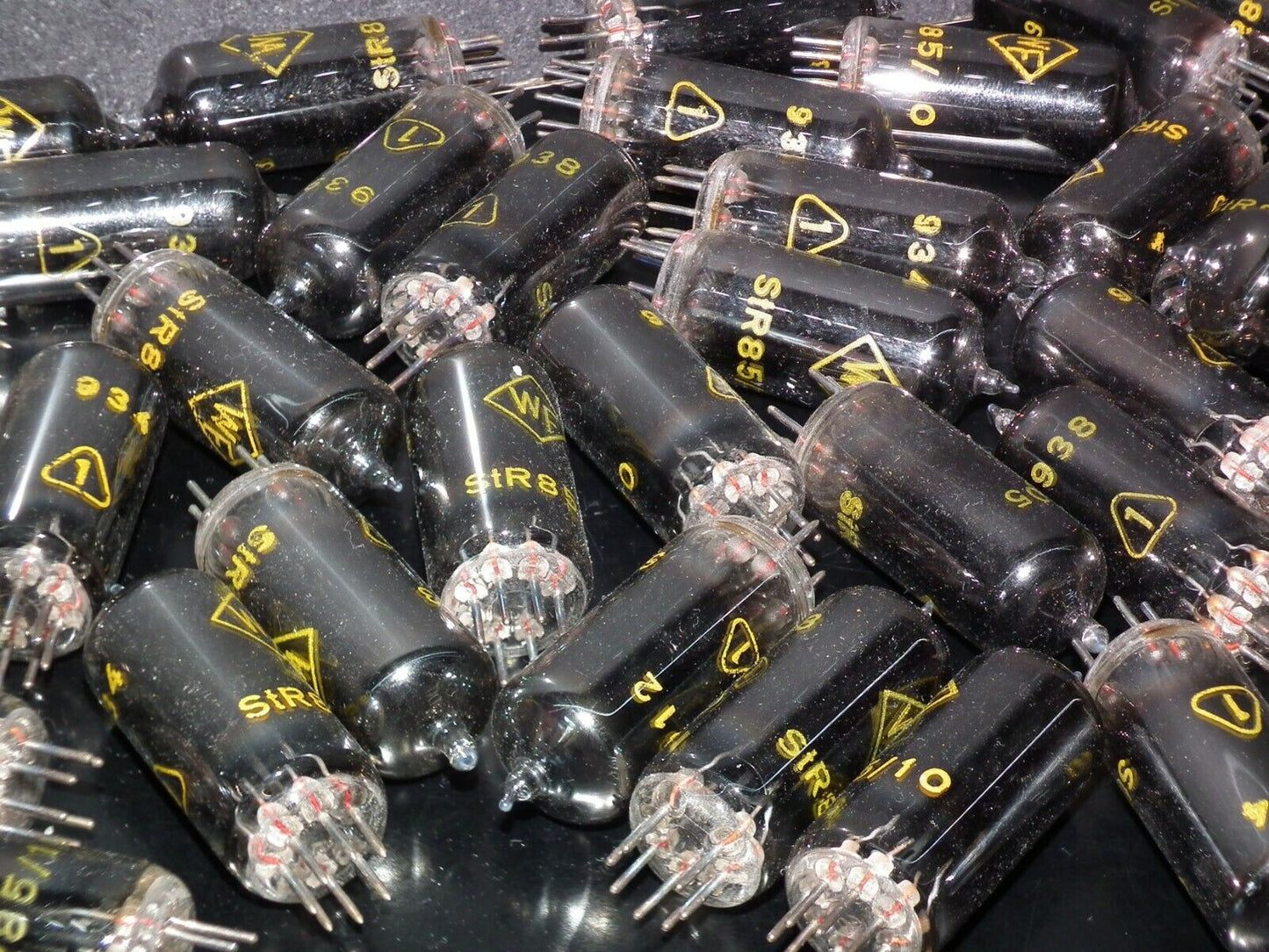STR 85/10 RFT Germany NOS 1967, Voltage regulator tube 85A2 0G3 OG3 STV85