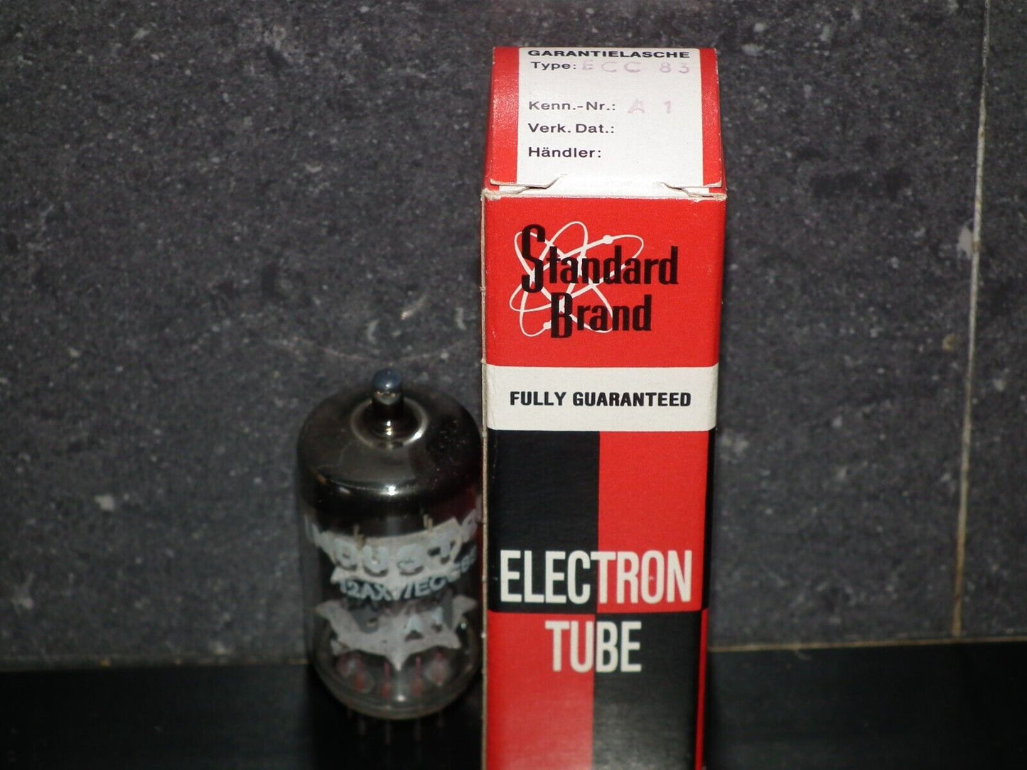 ECC83 Standard Brand 12AX7 NOS NIB Germany 70s Tested 100% Balanced sections