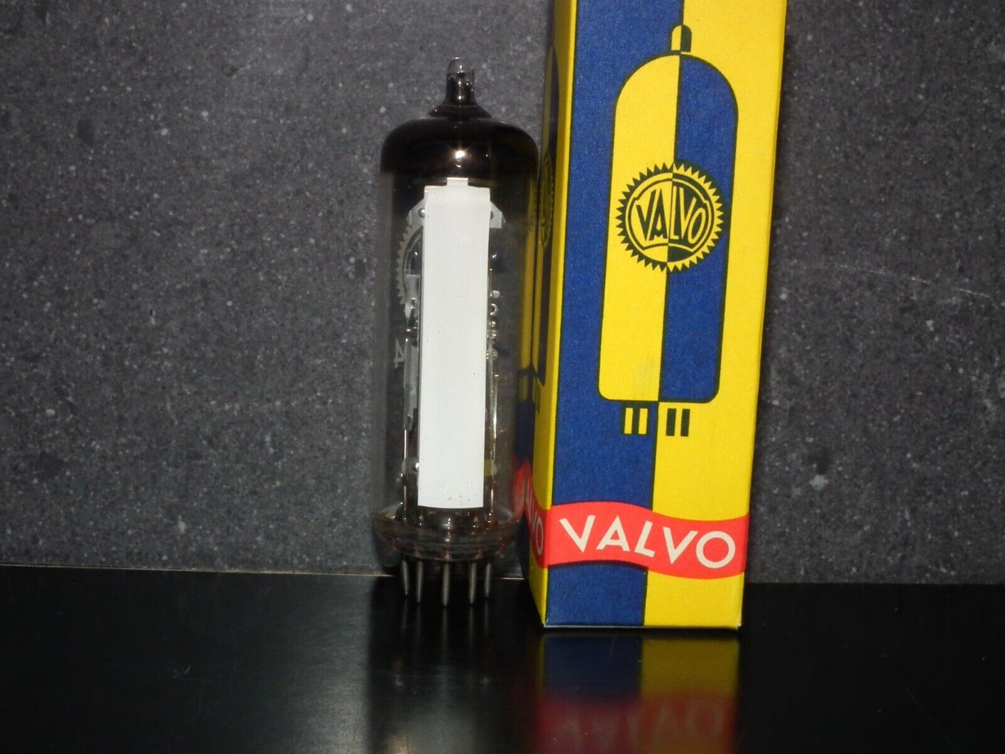 One (1 pcs) EM84 Valvo NOS NIB Tuning Indicator Tube Magic Eye