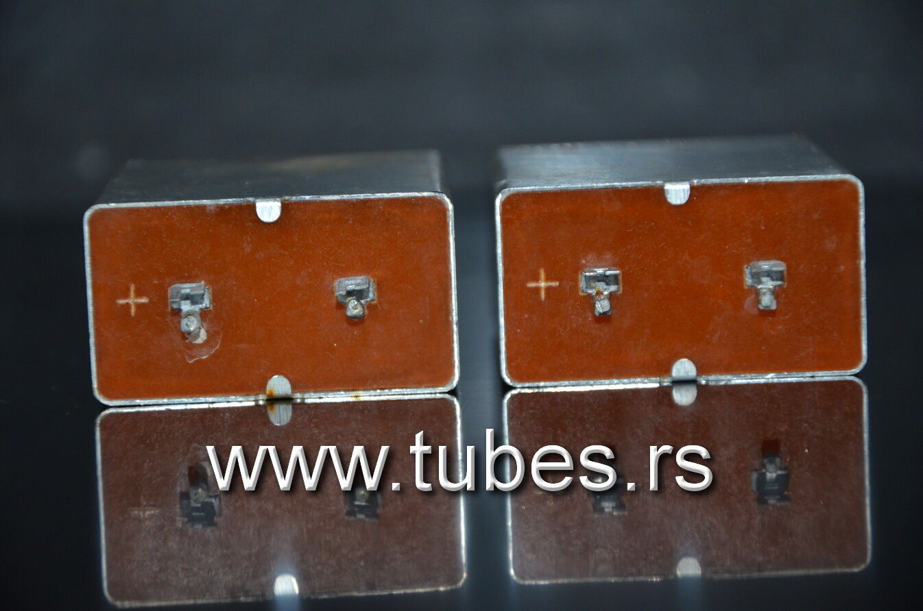 Two vintage Siemens electrolytic capacitors 500uF/35V Klangfilm Al-Elko rauh IA