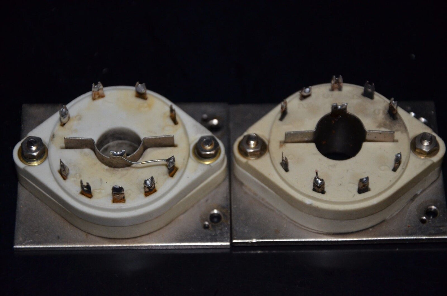 Two vintage original Siemens F2a ceramic tube sockets for Hi End tube Klangfilm