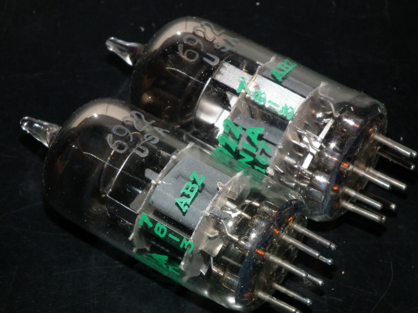 One (1 pcs) E88CC 6922 Sylvania NOS NIB Balanced sections Low Noise ECC88 6DJ8