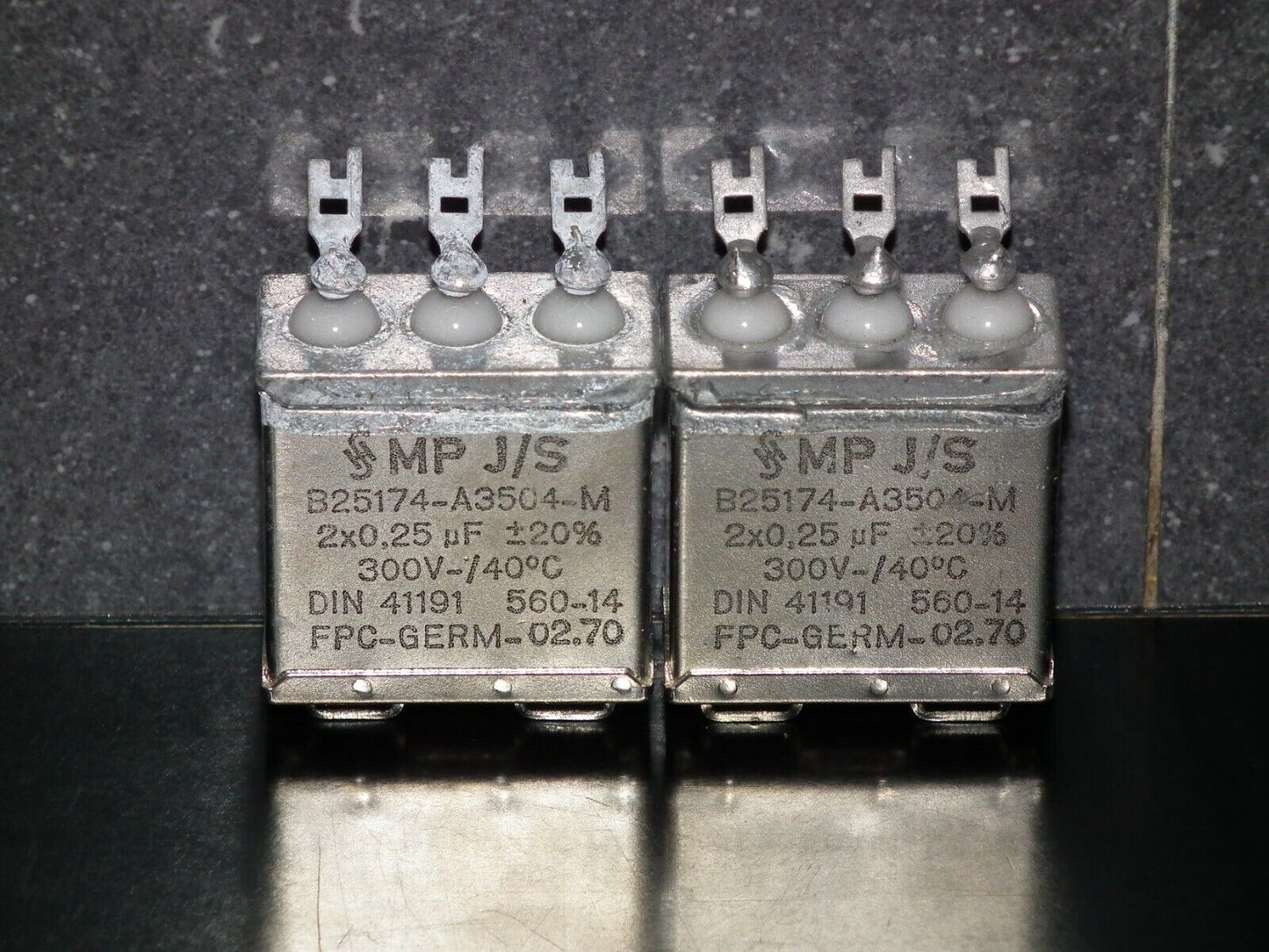 Two vintage Siemens PIO capacitors 2x0.25 uF 300V Klangfilm tube audio 70s