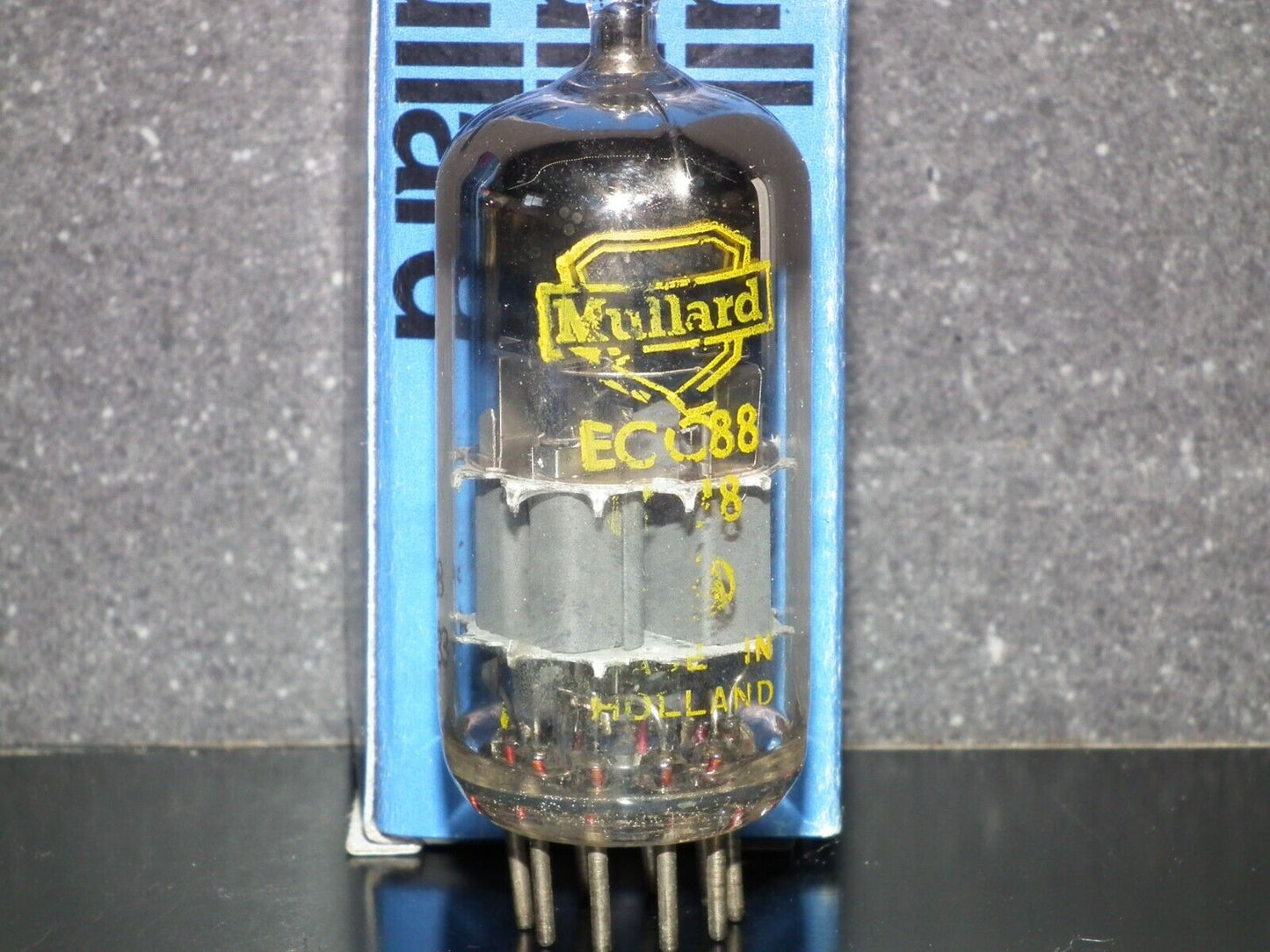 ECC88 Mullard 6DJ8 RARE Gray Shield Big O Getter Heerlen 60s Used Tested NOS