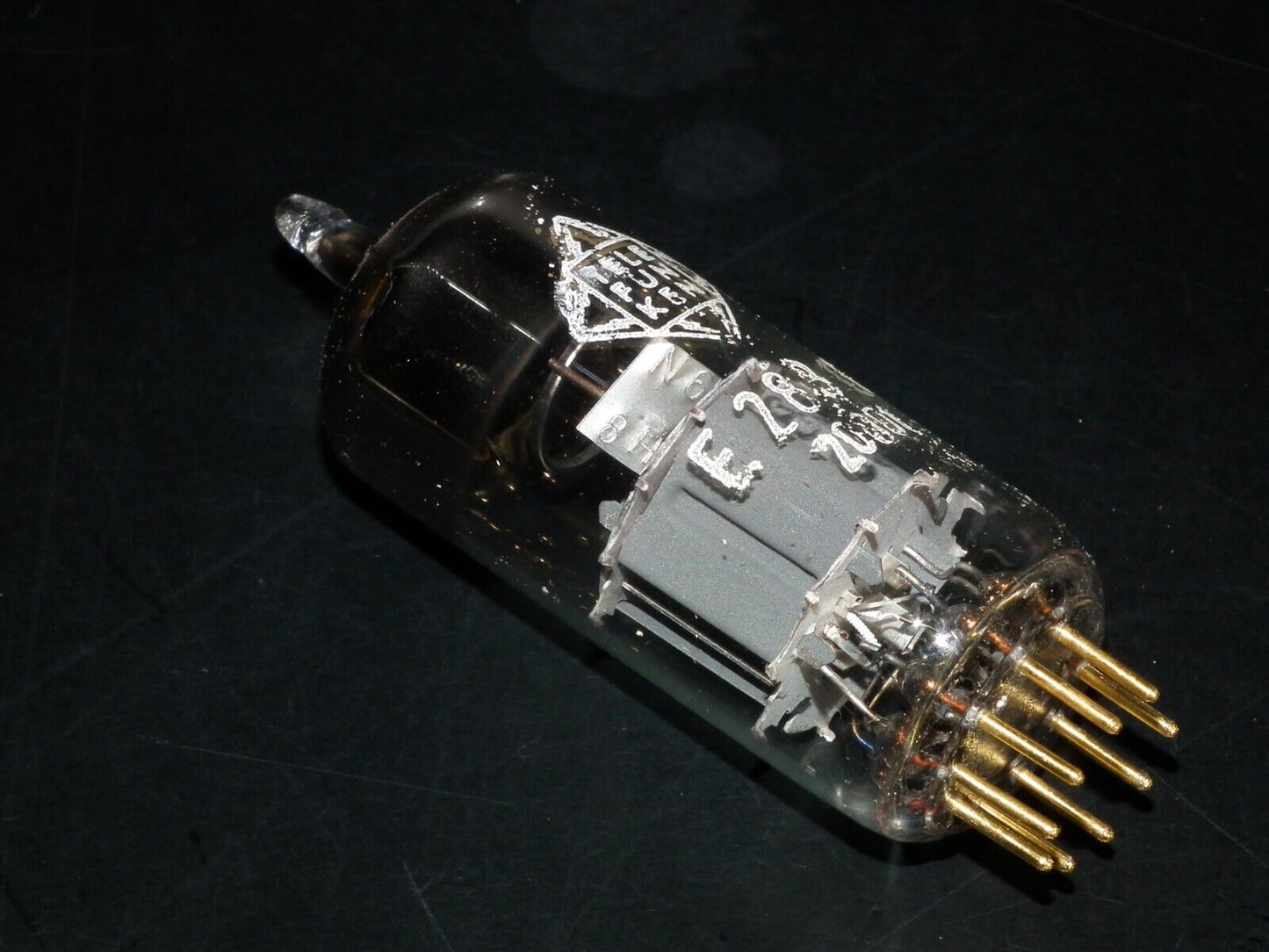 E288CC Telefunken Siemens 8223 NOS NIB Tested Balanced Munich Tube Plant