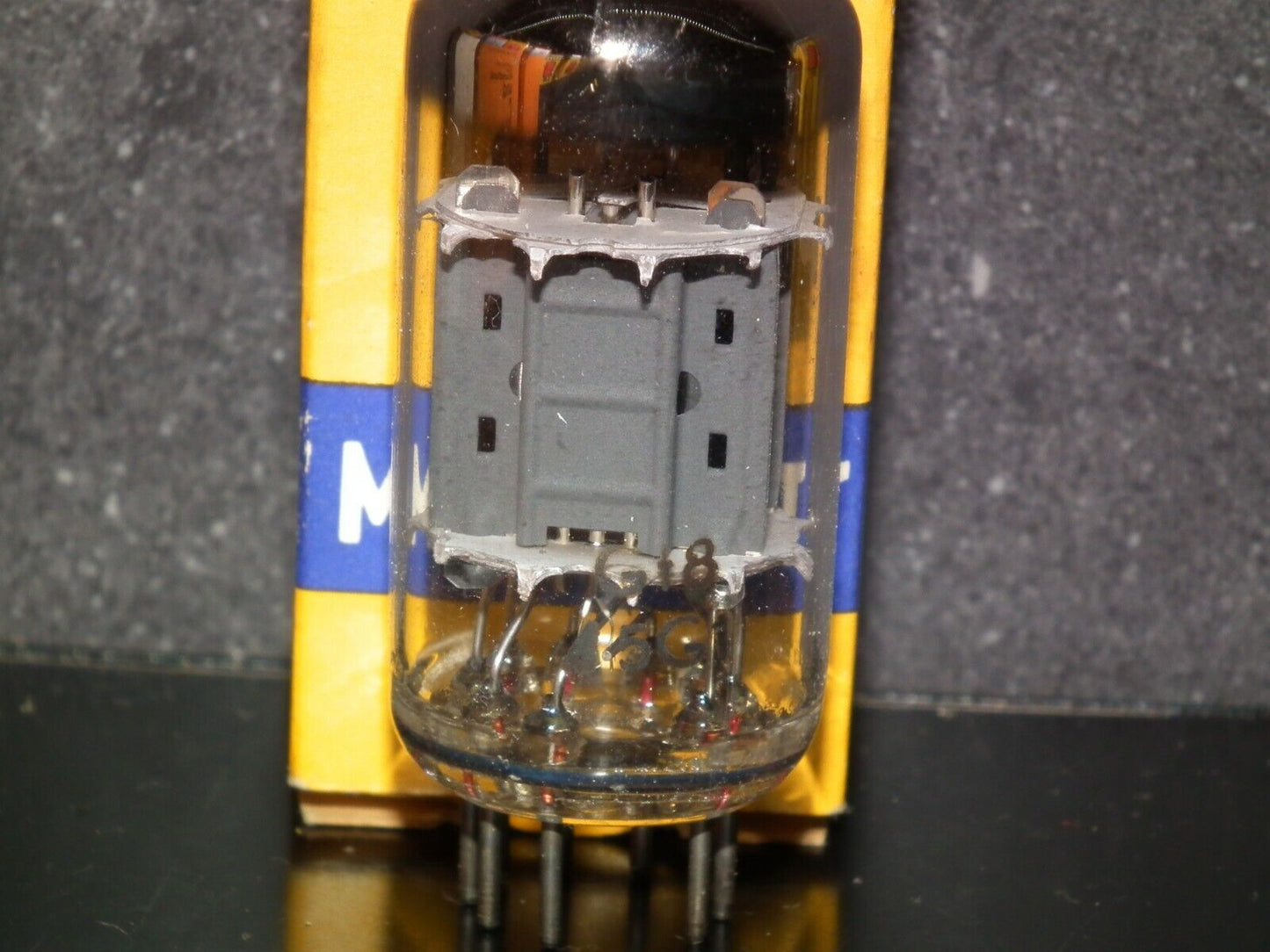 ECC82 12AU7 Philips Heerlen 1965 Delta codes NOS NIB strong, balanced sections