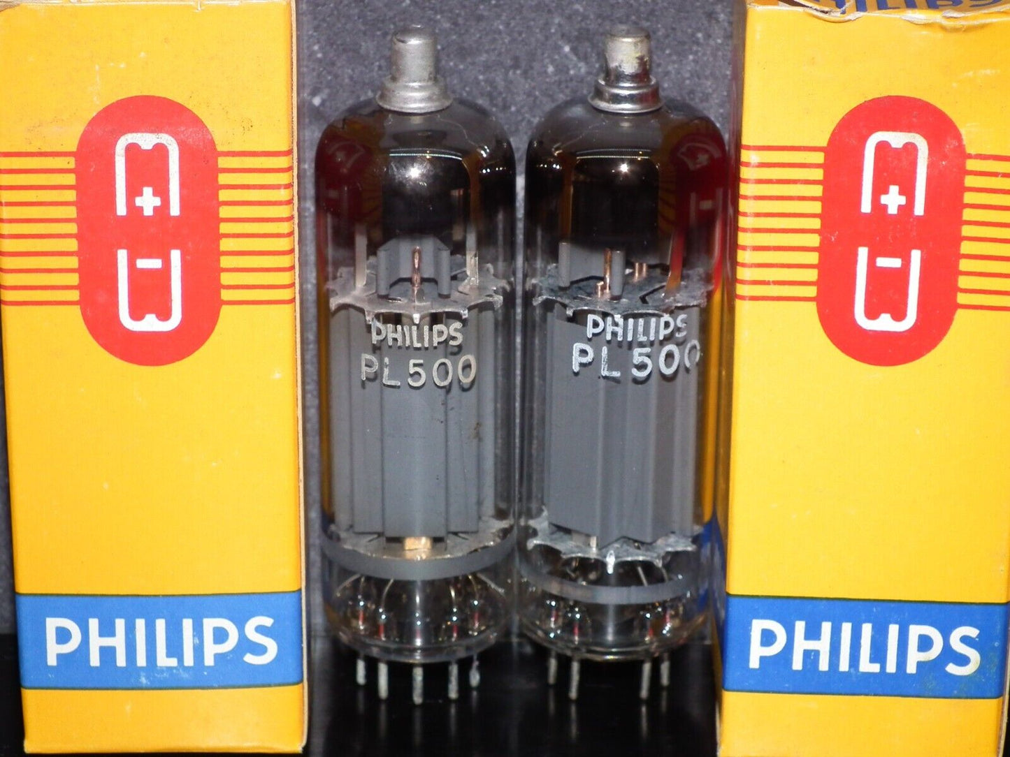 One (1 pcs) PL500 Philips Miniwatt NOS NIB RARE Early Version Heerlen Holland