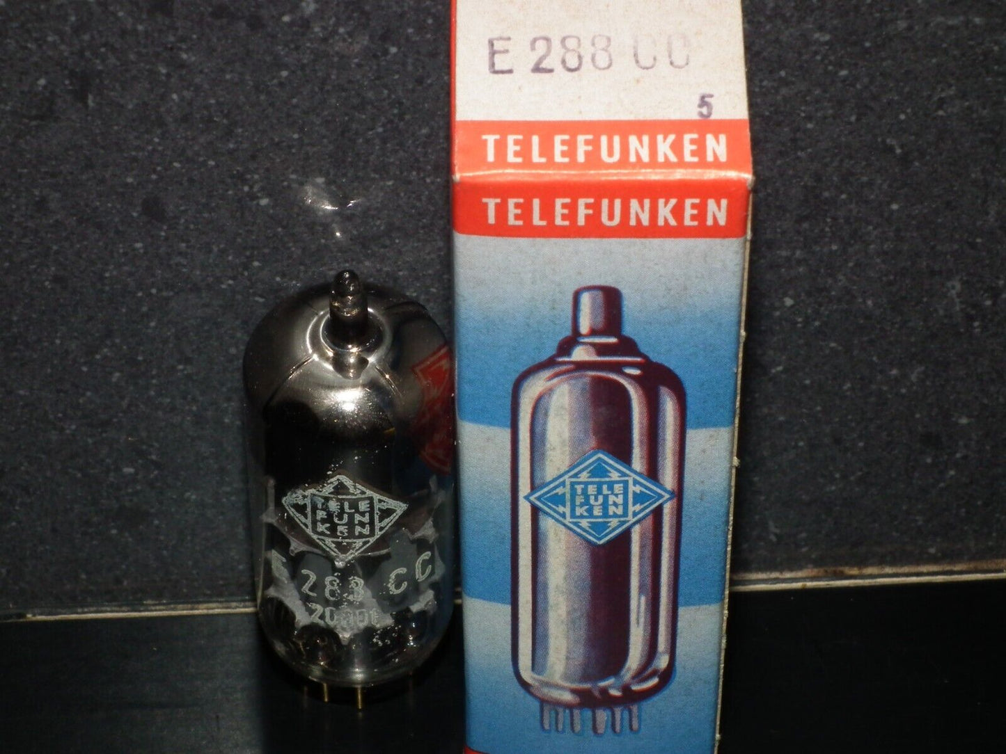 E288CC Telefunken Siemens 8223 NOS NIB Tested Balanced Munich Tube Plant