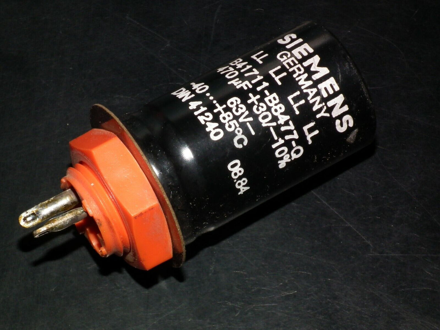 Two vintage Siemens electrolytic capacitors 470uF / 63V West Germany 1984