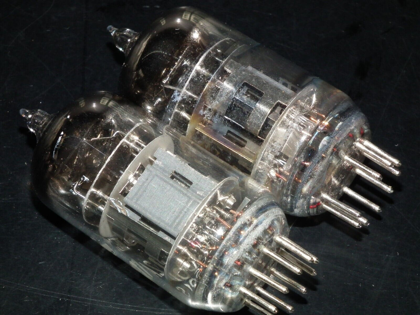 ONE (1 tube) ECC83 12AX7 Hoges NOS in original box 1995