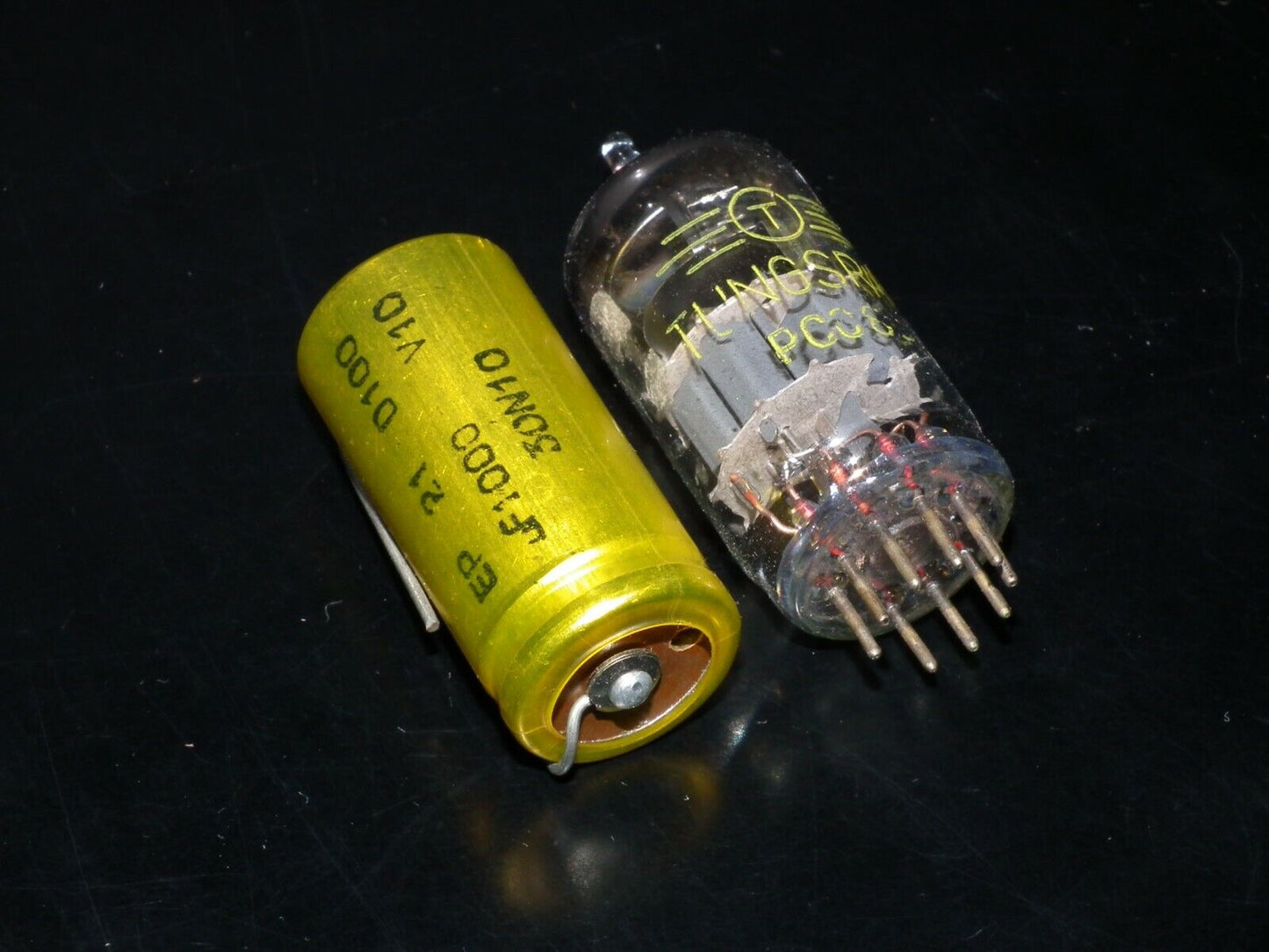 Two vintage ICAR Italy electrolytic capacitors 1000uF / 10V 60s 1000mfd