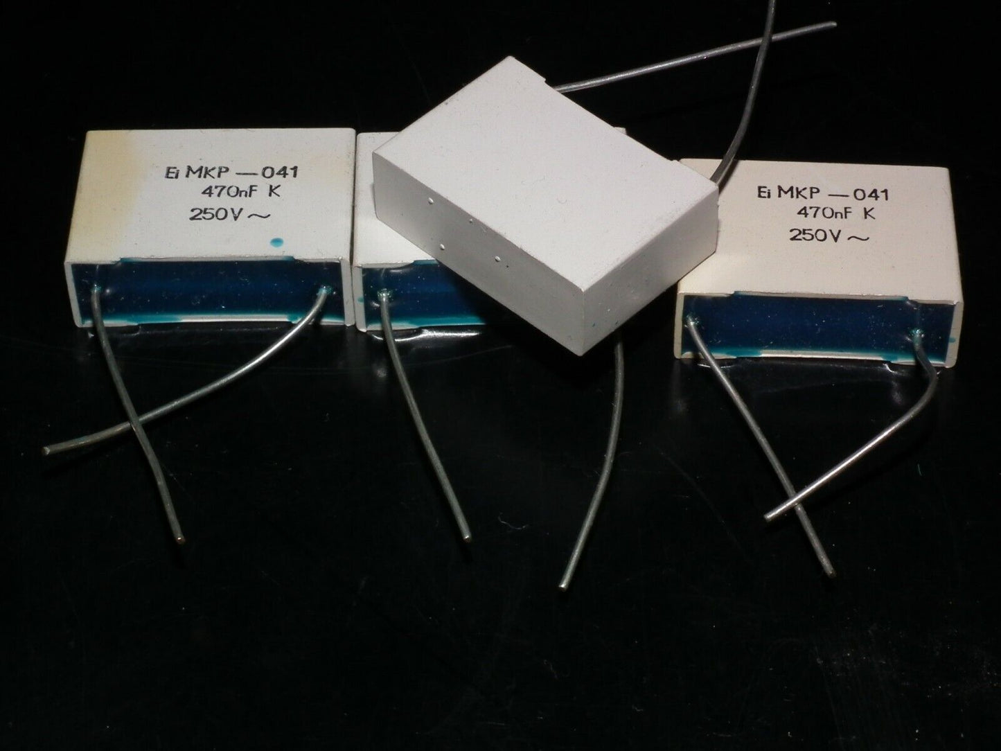 Four vintage EI capacitors 0.47uF 250VAC MKP Polypropylene 470nF EI Yugoslavia