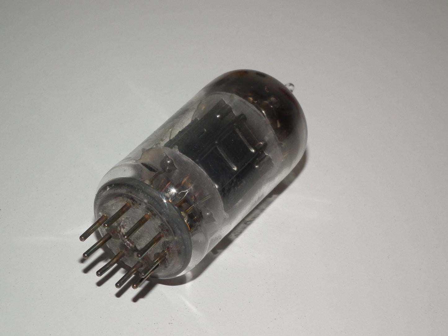 12AU7 Sylvania ECC82 NOS NIB Square Getter Long Black Anodes