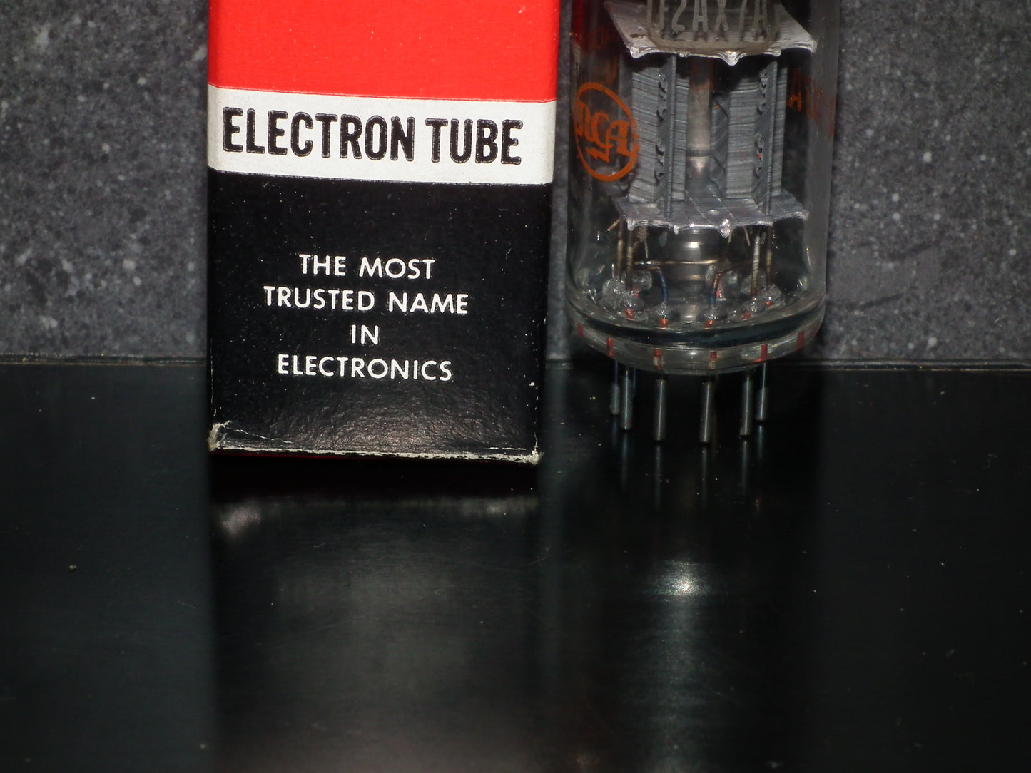 12AX7A RCA ECC83 NOS NIB, Box anode, tested strong and balanced