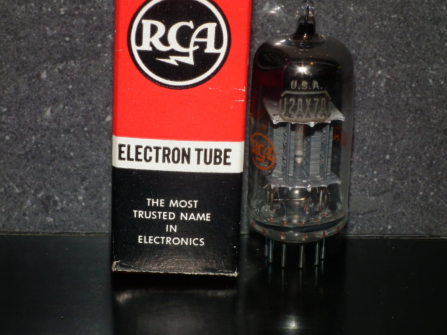 12AX7A RCA ECC83 NOS NIB, Box anode, tested strong and balanced