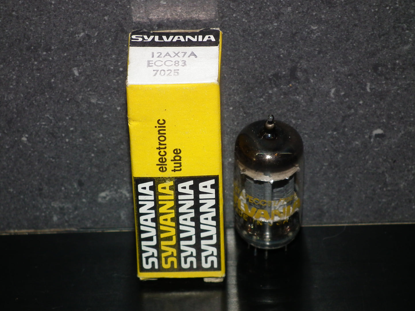 12AX7A Sylvania ECC83 7025 NOS NIB Long Anodes
