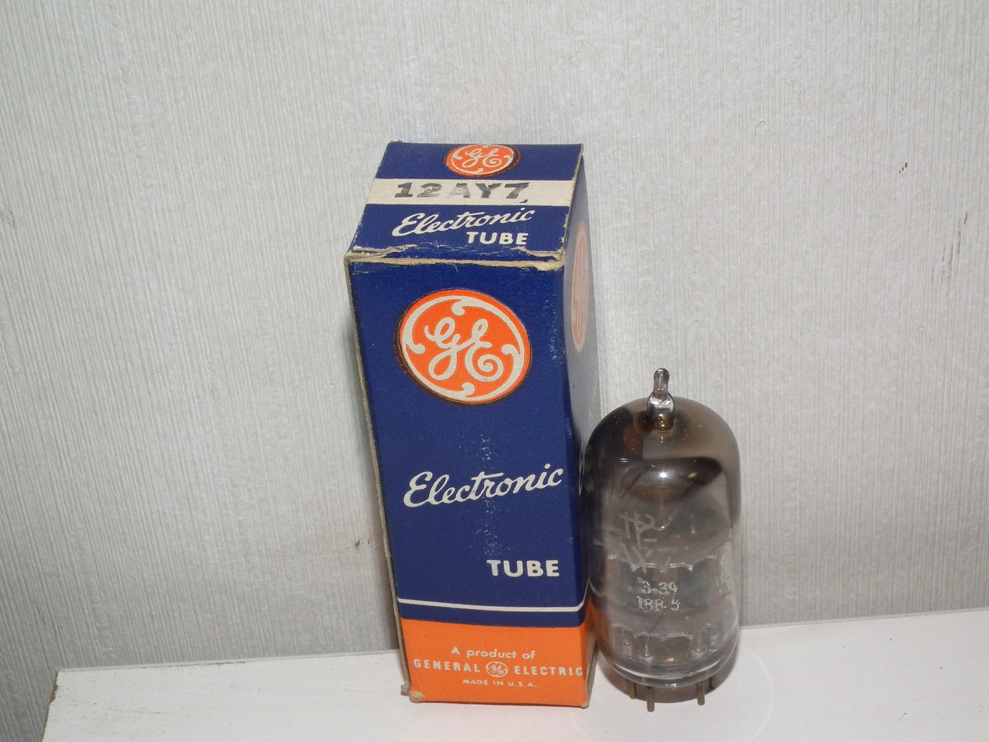 12AY7 General Electric NOS NIB balanced sections SQUARE GETTER 6072