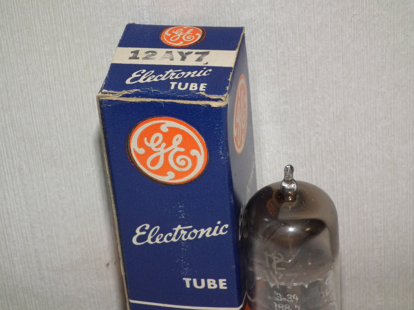 12AY7 General Electric NOS NIB balanced sections SQUARE GETTER 6072