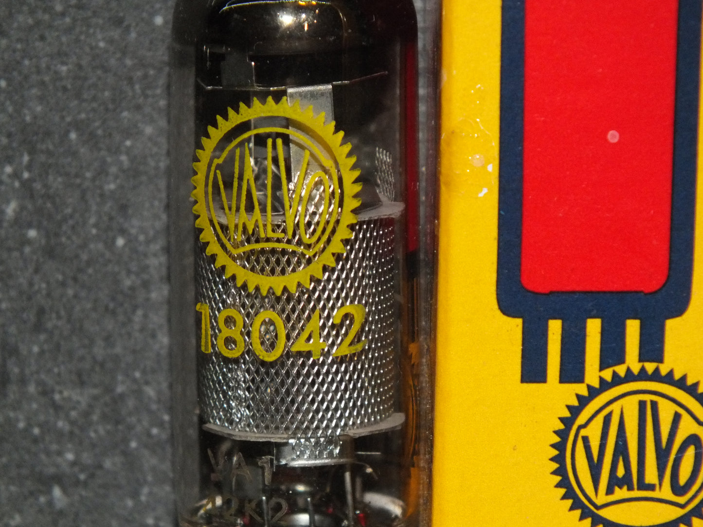 18042 Valvo NOS NIB LOW Noise Audio Pentode